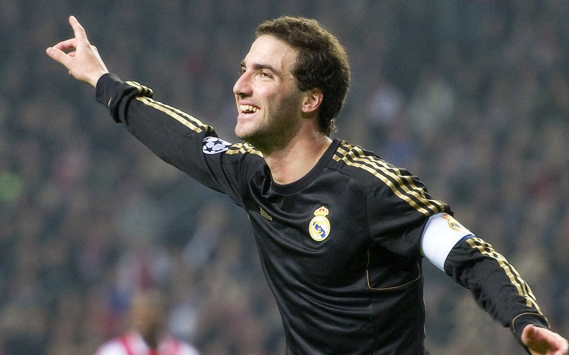 中国足球的球员心理健康管理机制，足球运动员比赛心理分析