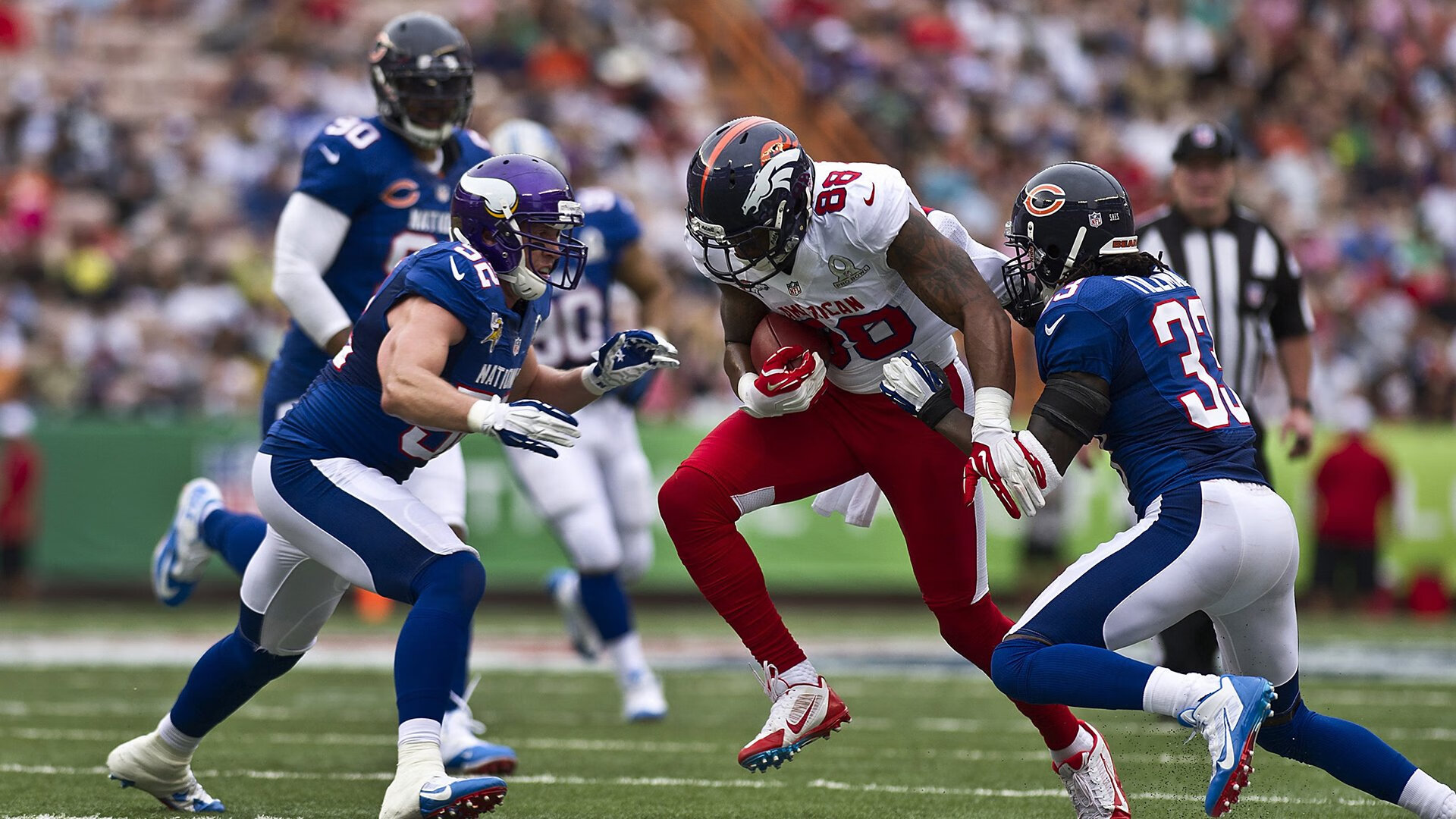 关键时刻球员的发挥决定了比赛的胜负，关键时刻球员的发挥决定了比赛的胜负